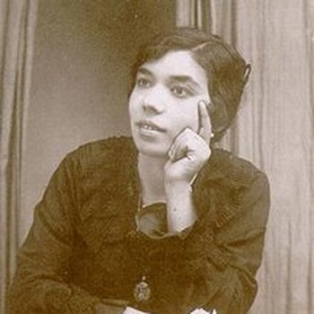 La Niña De Los Peines