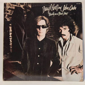 Daryl Hall & John Oates - Beauty On A Back Street