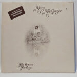 Mary MacGregor - Torn Between Two Lovers