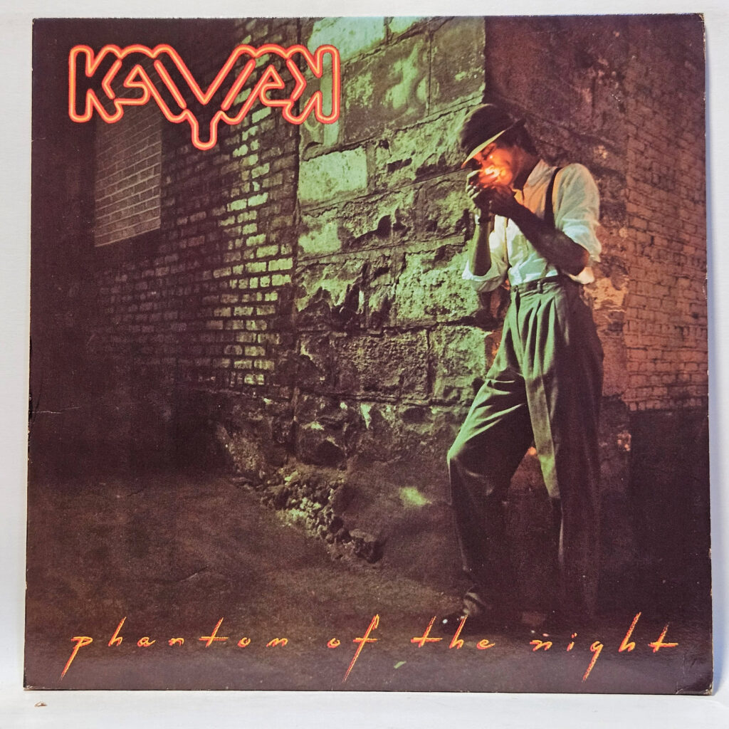 Kayak Phantom Of The Night 147035905382